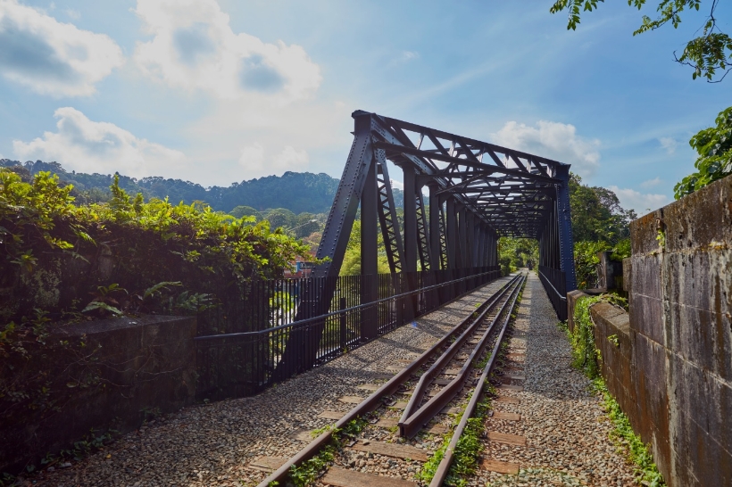 Ride or hike to the Truss Bridge – a popular photo spot
that was once part of the Bukit Timah Railway